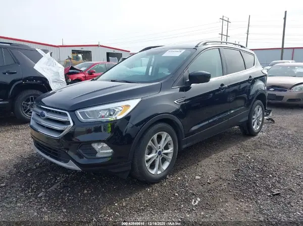 1FMCU0GD6HUC18910 2017 FORD ESCAPE - Image 2