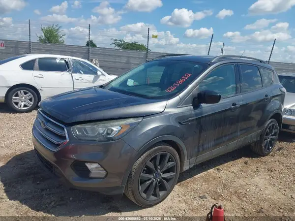 1FMCU0GD6HUC42897 2017 FORD ESCAPE - Image 2