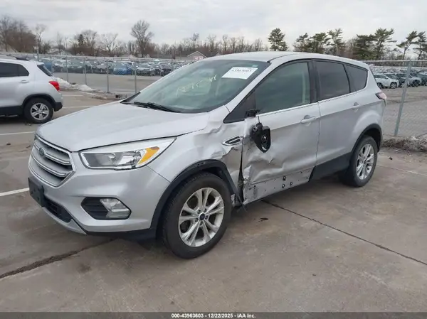 1FMCU0GD6HUD07750 2017 FORD ESCAPE - Image 2