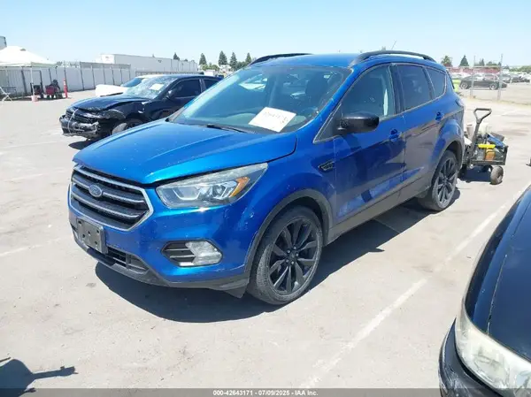 1FMCU0GD6HUD12513 2017 FORD ESCAPE - Image 2