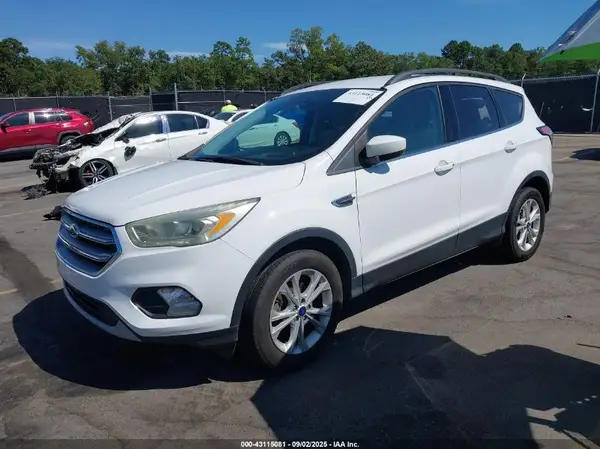 1FMCU0GD6HUD15332 2017 FORD ESCAPE - Image 2