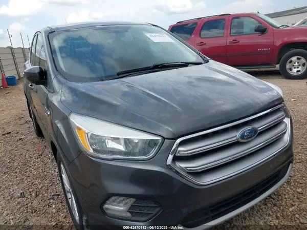 1FMCU0GD6HUD34477 2017 FORD ESCAPE - Image 1