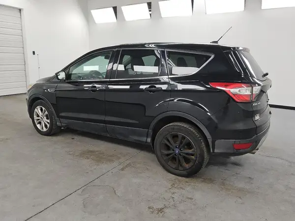 1FMCU0GD6HUD65826 2017 FORD ESCAPE - Image 2