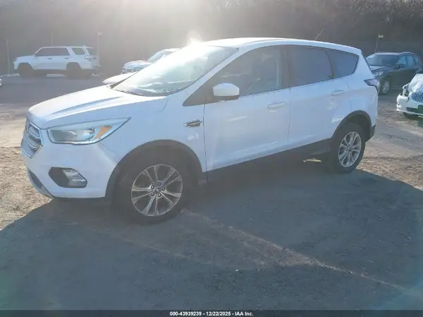 1FMCU0GD6HUD81122 2017 FORD ESCAPE - Image 2
