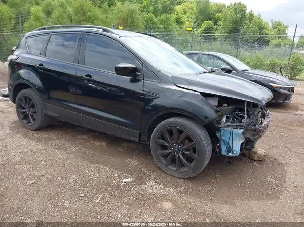 1FMCU0GD6HUE44106 2017 FORD ESCAPE - Image 1