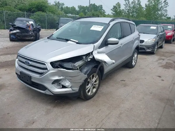 1FMCU0GD6HUF03834 2017 FORD ESCAPE - Image 2