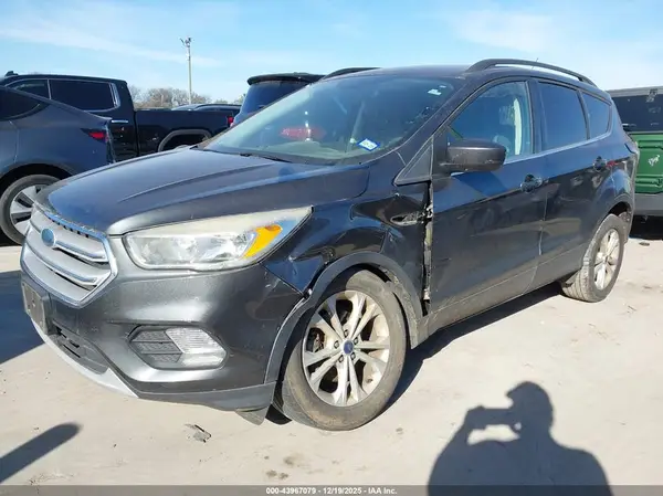 1FMCU0GD6JUA09401 2018 FORD ESCAPE - Image 2