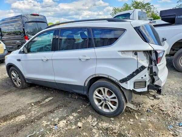 1FMCU0GD6JUB05450 2018 FORD ESCAPE - Image 2