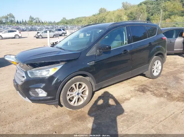 1FMCU0GD6JUB41218 2018 FORD ESCAPE - Image 2