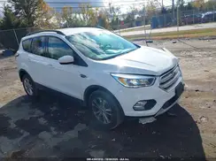 1FMCU0GD6JUC17164 2018 FORD ESCAPE