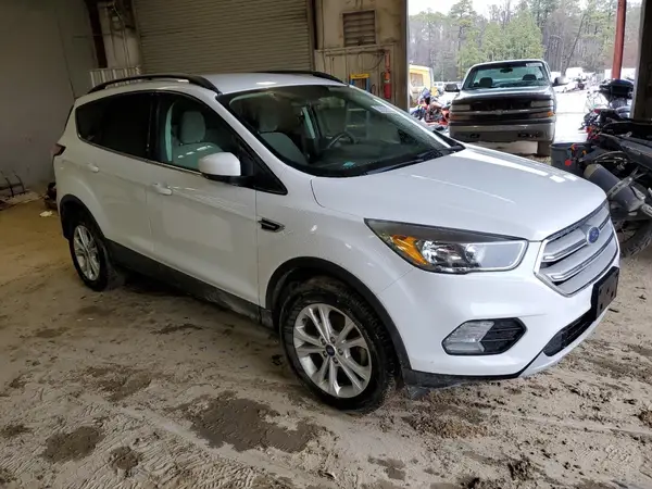 1FMCU0GD6JUC17195 2018 FORD ESCAPE - Image 1
