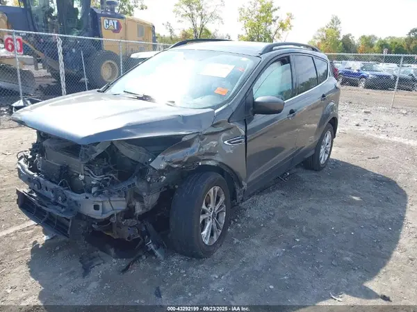 1FMCU0GD6JUC18119 2018 FORD ESCAPE - Image 2