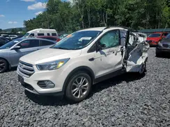 1FMCU0GD6JUD13232 2018 FORD ESCAPE