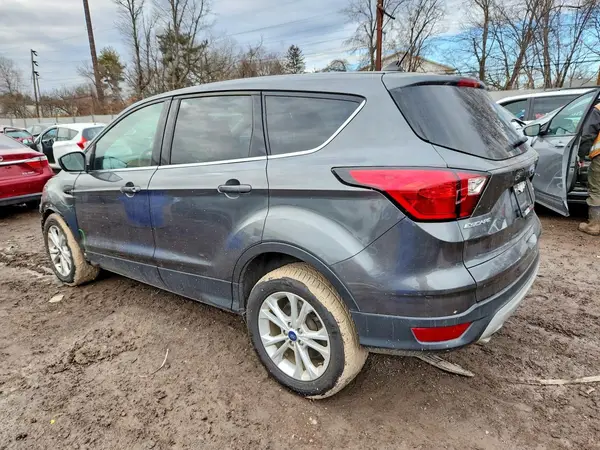 1FMCU0GD6KUB67058 2019 FORD ESCAPE - Image 2