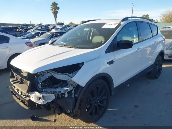1FMCU0GD7HUA14777 2017 FORD ESCAPE - Image 2