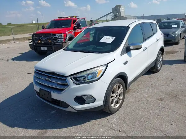 1FMCU0GD7HUA21034 2017 FORD ESCAPE - Image 2