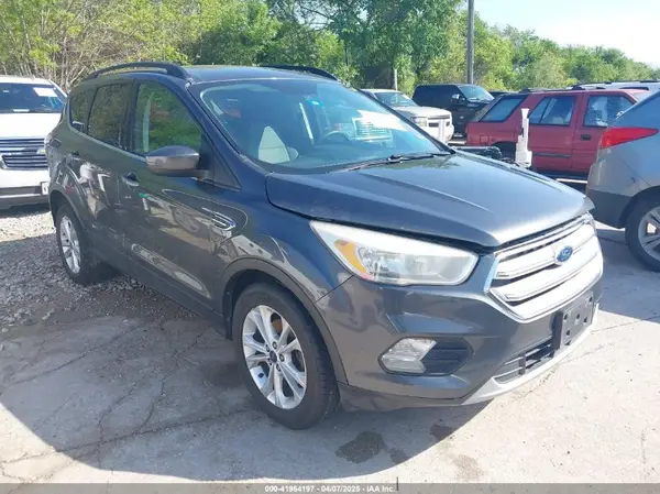 1FMCU0GD7HUA38402 2017 FORD ESCAPE - Image 1