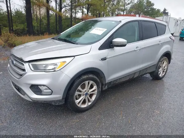 1FMCU0GD7HUA45592 2017 FORD ESCAPE - Image 2