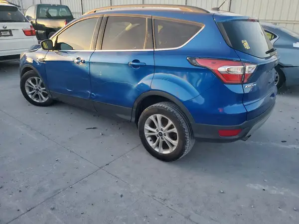 1FMCU0GD7HUA68404 2017 FORD ESCAPE - Image 2