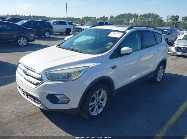 1FMCU0GD7HUB36913 2017 FORD ESCAPE - Image 2