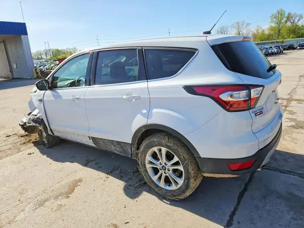1FMCU0GD7HUB41819 2017 FORD ESCAPE - Image 2