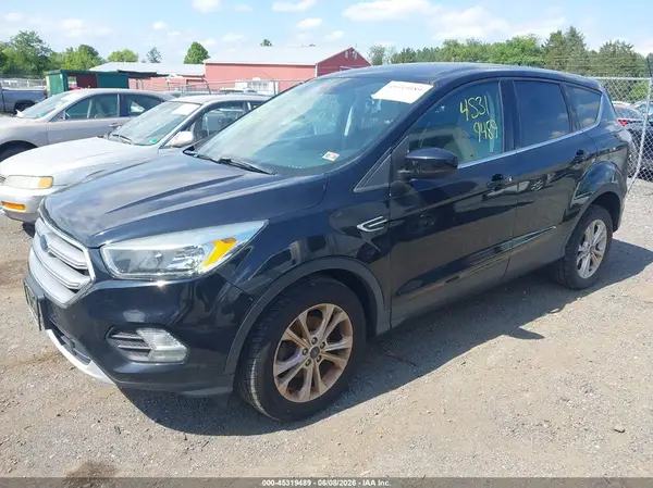 1FMCU0GD7HUB57227 2017 FORD ESCAPE - Image 2