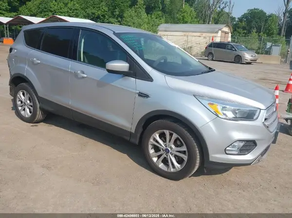1FMCU0GD7HUB63190 2017 FORD ESCAPE - Image 1
