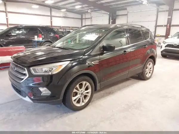 1FMCU0GD7HUD05182 2017 FORD ESCAPE - Image 2