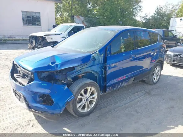 1FMCU0GD7HUD80402 2017 FORD ESCAPE - Image 2