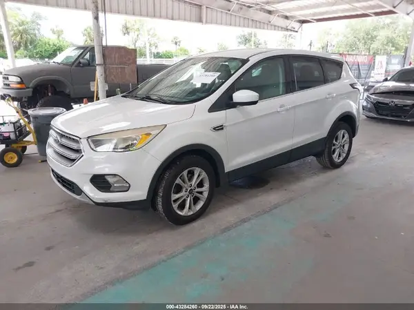 1FMCU0GD7HUE43790 2017 FORD ESCAPE - Image 2