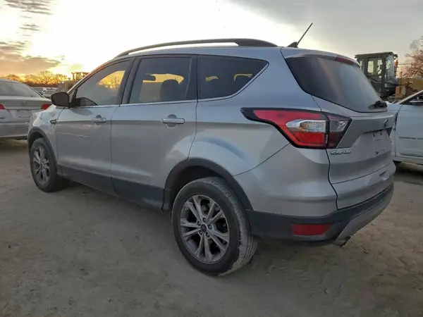 1FMCU0GD7JUA82437 2018 FORD ESCAPE - Image 2