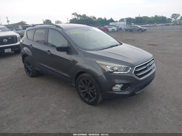 1FMCU0GD7JUB40899 2018 FORD ESCAPE - Image 1