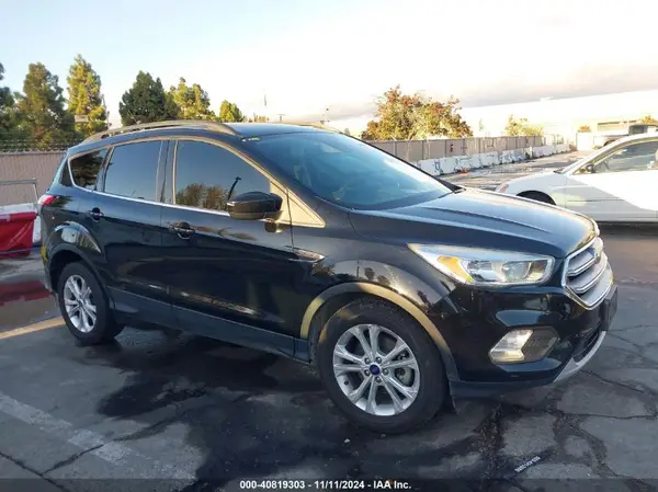 1FMCU0GD7JUB76267 2018 FORD ESCAPE - Image 1