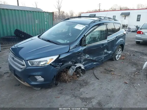 1FMCU0GD7JUB76608 2018 FORD ESCAPE - Image 2