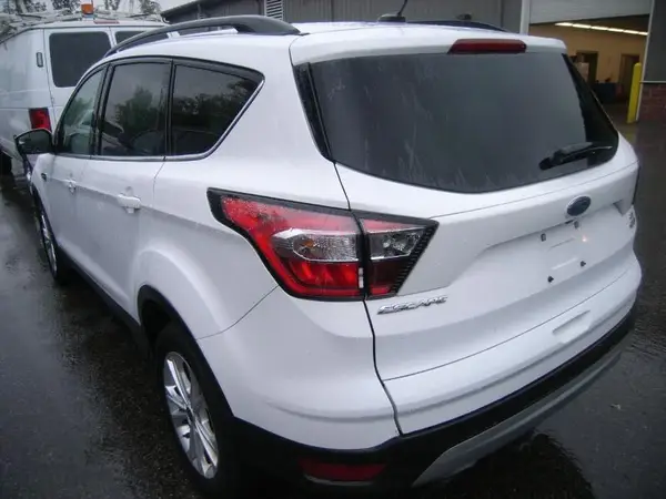 1FMCU0GD7JUC13236 2018 FORD ESCAPE - Image 2