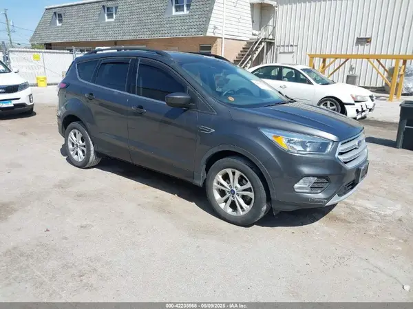 1FMCU0GD7JUC31770 2018 FORD ESCAPE - Image 1
