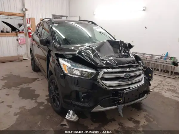 1FMCU0GD7JUC46057 2018 FORD ESCAPE - Image 1