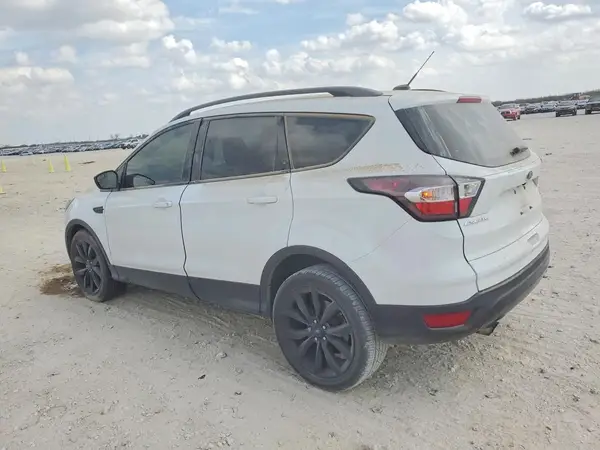 1FMCU0GD7JUD43520 2018 FORD ESCAPE - Image 2