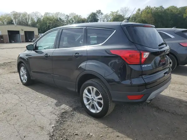 1FMCU0GD7KUA42490 2019 FORD ESCAPE - Image 2