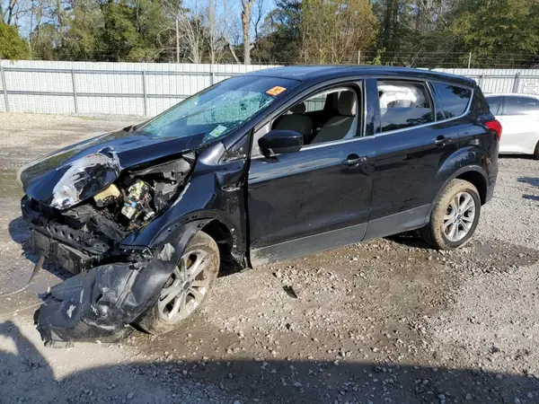 1FMCU0GD7KUB10156 2019 FORD ESCAPE - Image 1