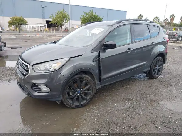 1FMCU0GD7KUB19827 2019 FORD ESCAPE - Image 2