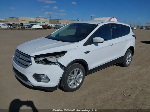 1FMCU0GD7KUB39866 2019 FORD ESCAPE - Image 2