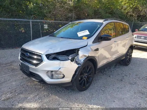 1FMCU0GD8HUA21754 2017 FORD ESCAPE - Image 2
