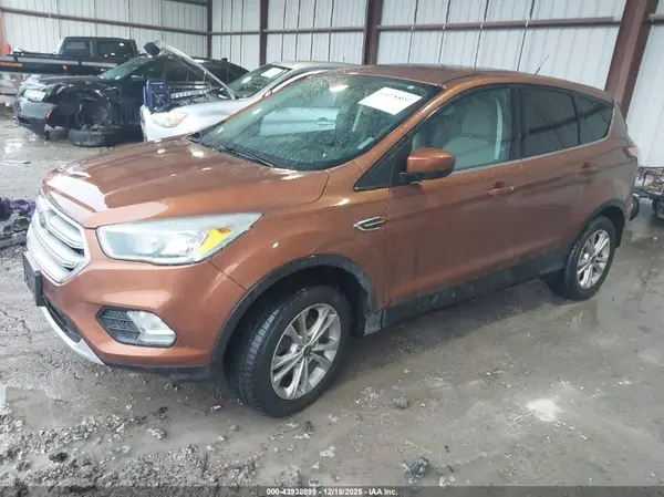 1FMCU0GD8HUA38750 2017 FORD ESCAPE - Image 2