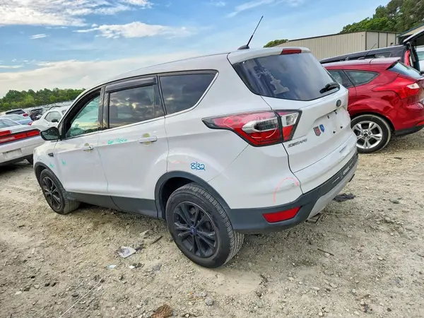 1FMCU0GD8HUA52700 2017 FORD ESCAPE - Image 2
