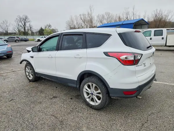 1FMCU0GD8HUA53555 2017 FORD ESCAPE - Image 2