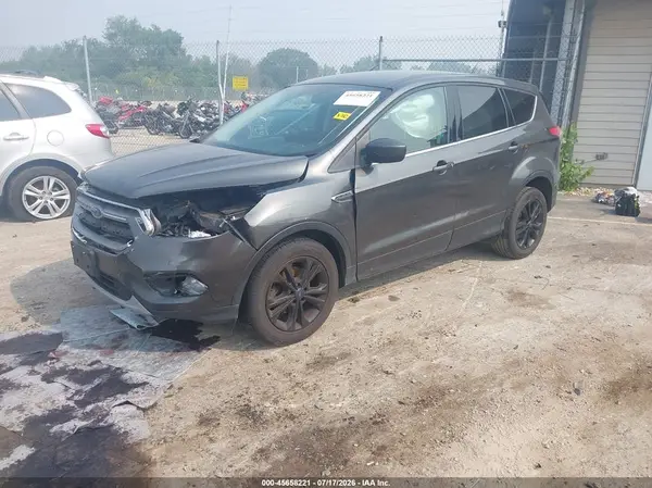 1FMCU0GD8HUA53572 2017 FORD ESCAPE - Image 2