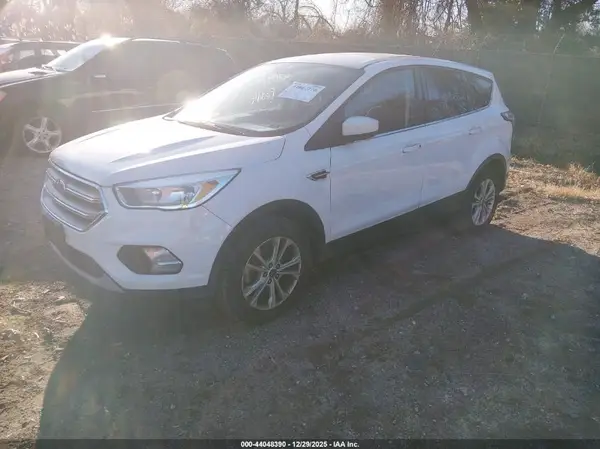 1FMCU0GD8HUB49752 2017 FORD ESCAPE - Image 2