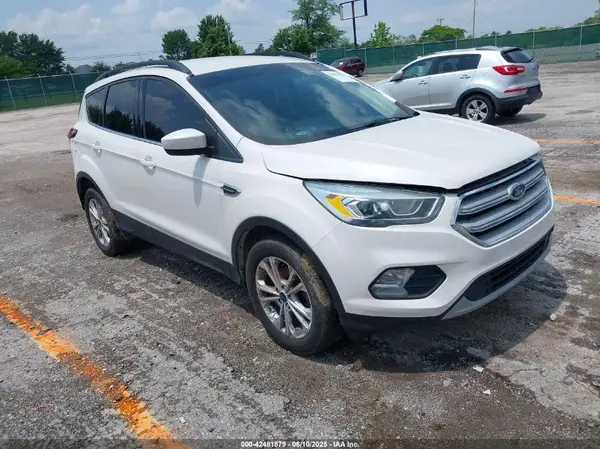 1FMCU0GD8HUC09092 2017 FORD ESCAPE - Image 1