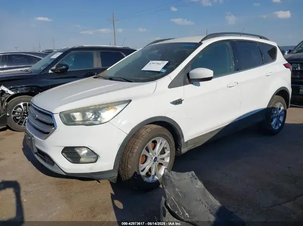 1FMCU0GD8HUC10422 2017 FORD ESCAPE - Image 2